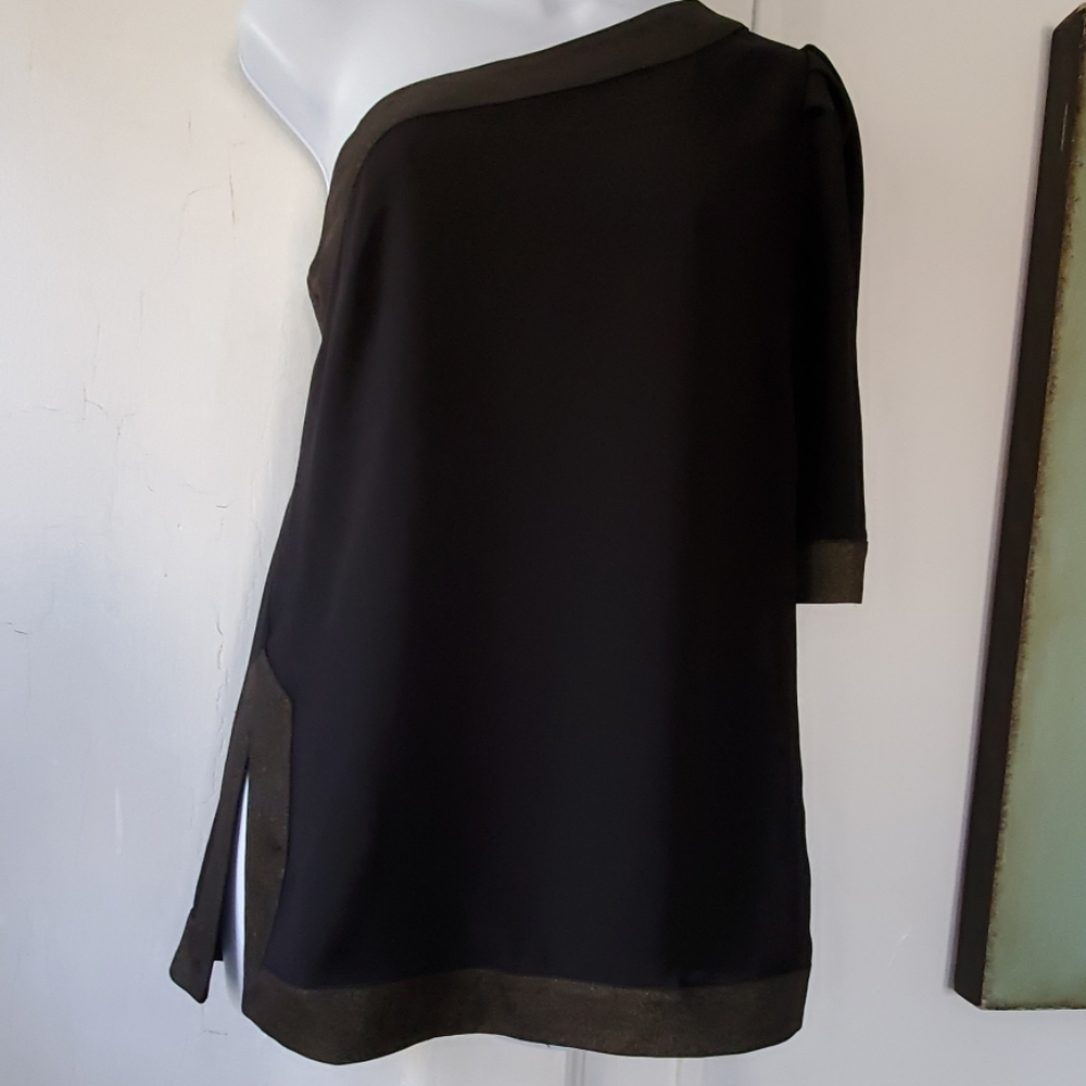 Tops - Picture 2 of 8